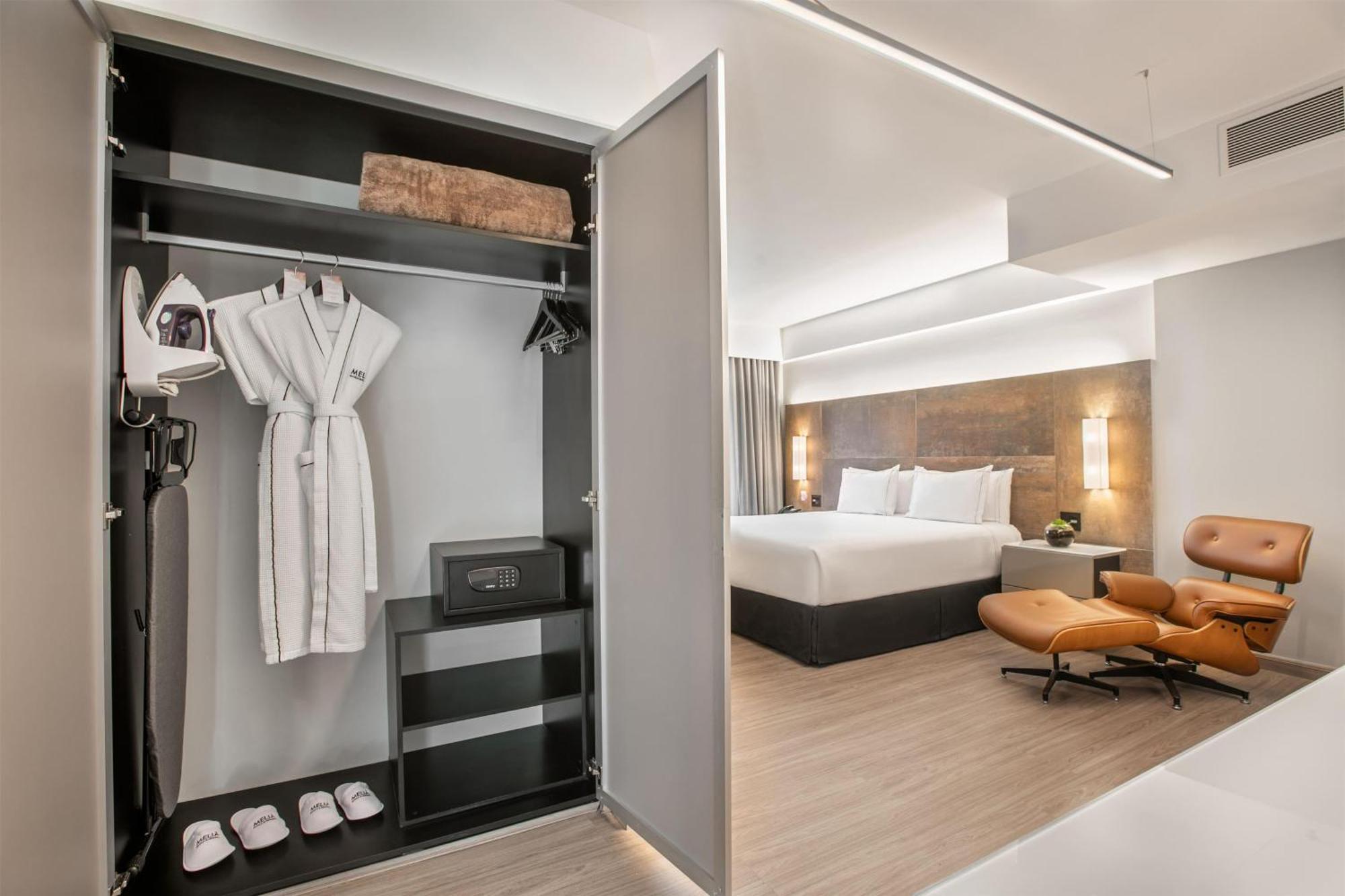 เมเลีย อิบิราปวยรา Hotel เซาเปาโล ภายนอก รูปภาพ